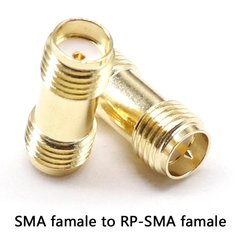SMA перехідник з SMA female на RP-SMA female зі штирьком з 1-ї сторони